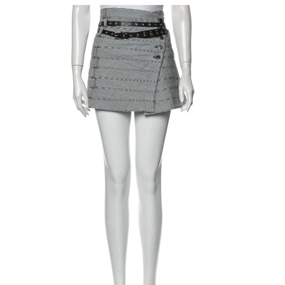 Burberry London Mini Skirt with belt